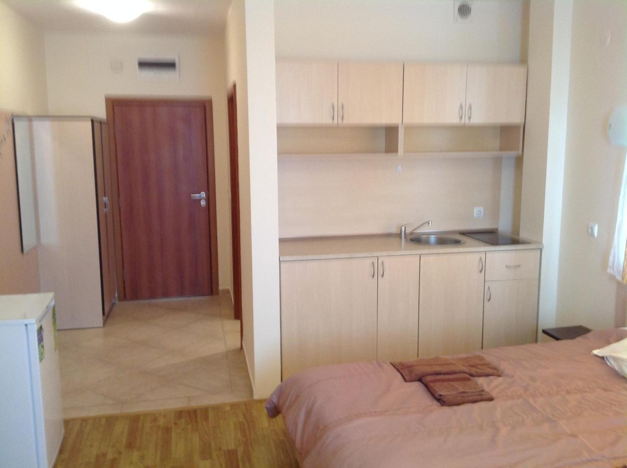 Lozenetz Beach Apartments Room photo